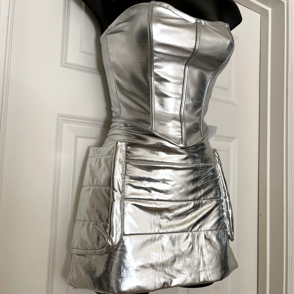 Metallic silver puffer skirt set great for Halloween!